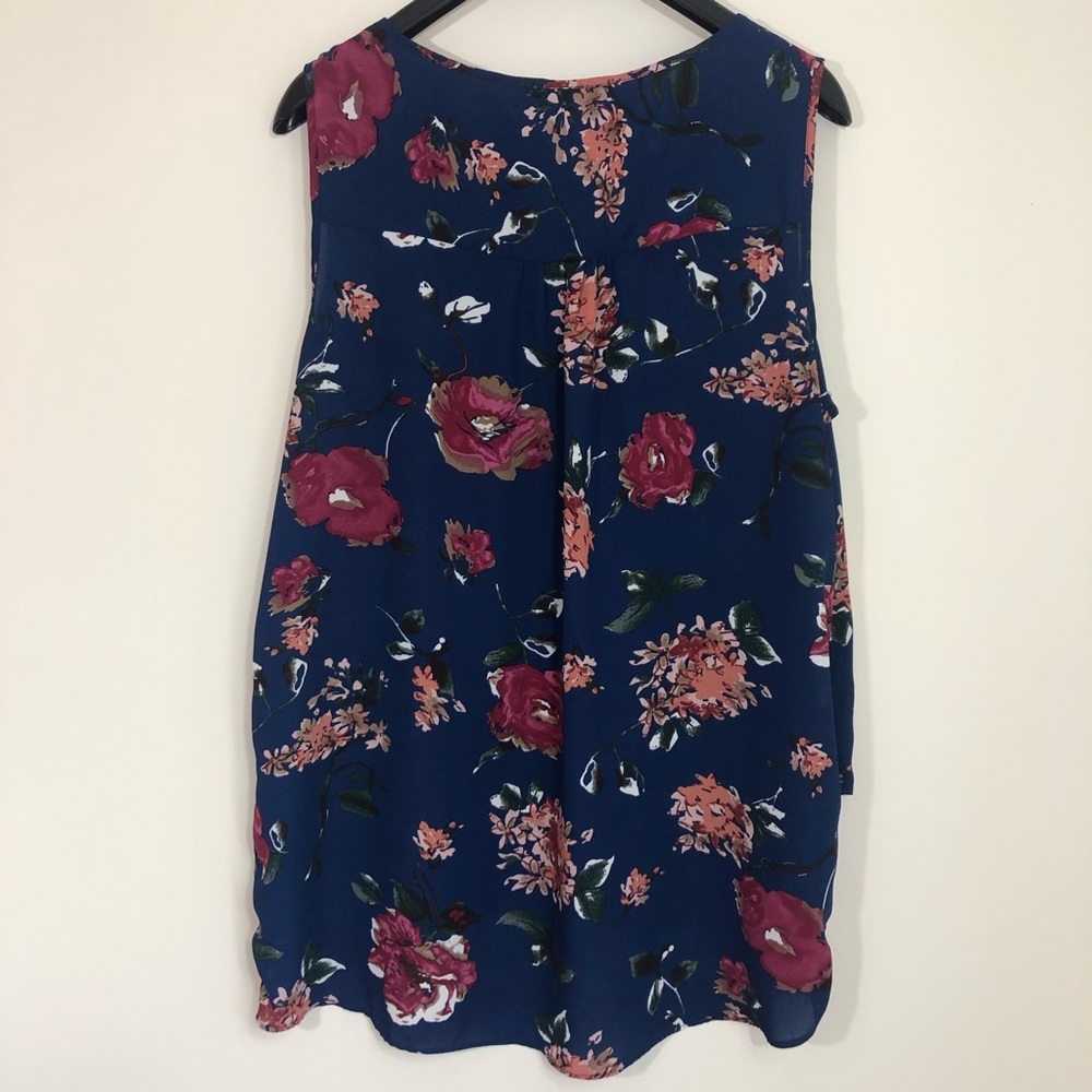 SOLD ❤️ CHELSEA & THEODORE Floral Tank Top - Picture 2 of 2